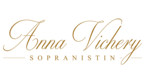 Anna Vichery - Sopranistin, klassische Sängerin, Sängerin Sängerin für Anlässe wie Hochzeiten, Beerdigungen, Taufen, Geburtstage, auf Wunsch mit Organisation von Musikern, Pianisten ANNA VICHERY sopranistin logo 627x357 300x171 1